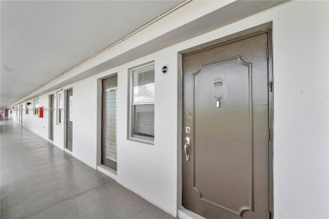 Copropriété à vendre à Hollywood, Floride: 2 chambres, 92.16 m2 № 1864889 - photo 26