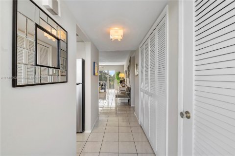 Copropriété à vendre à Hollywood, Floride: 2 chambres, 92.16 m2 № 1864889 - photo 22