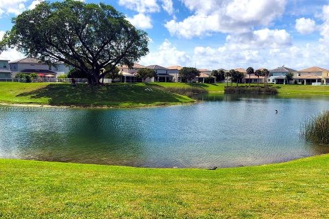 Copropriété à vendre à Hollywood, Floride: 2 chambres, 92.16 m2 № 1864889 - photo 3