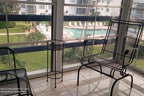 Condominio en alquiler en Bradenton, Florida, 1 dormitorio, 53.51 m2 № 1909333 - foto 2