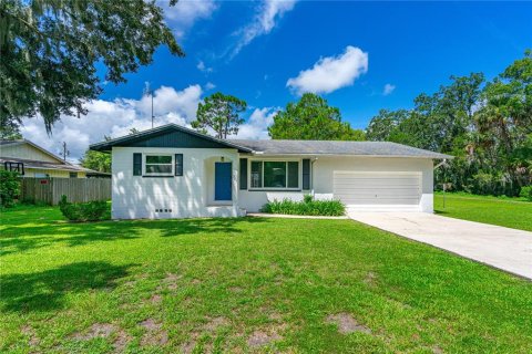House in Holly Hill, Florida 3 bedrooms, 139.07 sq.m. № 1837528 - photo 2