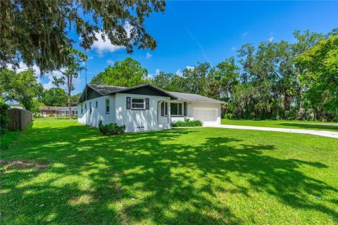 House in Holly Hill, Florida 3 bedrooms, 139.07 sq.m. № 1837528 - photo 4