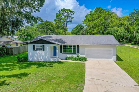 House in Holly Hill, Florida 3 bedrooms, 139.07 sq.m. № 1837528 - photo 1