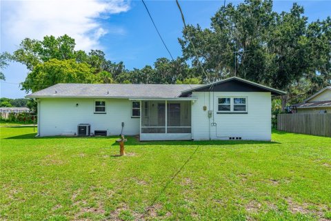House in Holly Hill, Florida 3 bedrooms, 139.07 sq.m. № 1837528 - photo 8
