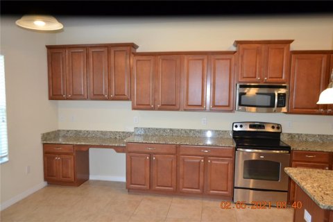 House in Tampa, Florida 6 bedrooms, 288.18 sq.m. № 1743340 - photo 7