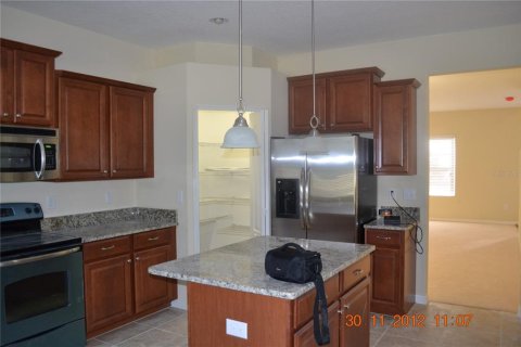 House in Tampa, Florida 6 bedrooms, 288.18 sq.m. № 1743340 - photo 4