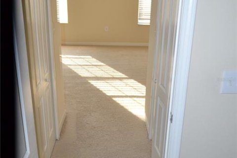 House in Tampa, Florida 6 bedrooms, 288.18 sq.m. № 1743340 - photo 13