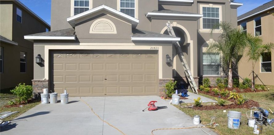 House in Tampa, Florida 6 bedrooms, 288.18 sq.m. № 1743340