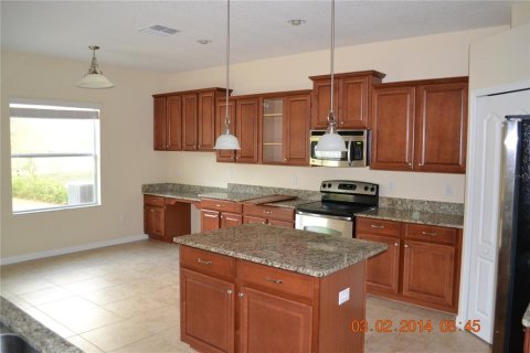 House in Tampa, Florida 6 bedrooms, 288.18 sq.m. № 1743340 - photo 5