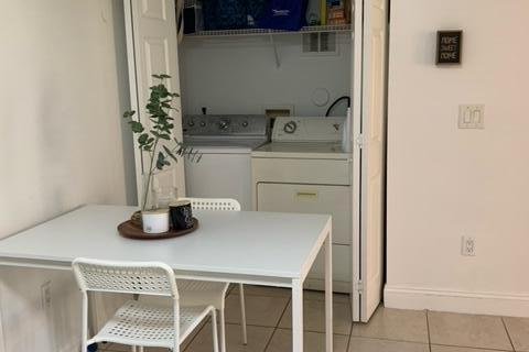 Снять в аренду квартиру в Коконат Крик, Флорида 2 спальни, 94.3м2, № 1227768 - фото 1