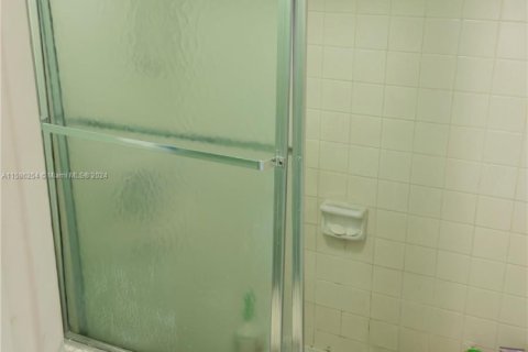 Condo in Sunrise, Florida, 2 bedrooms  № 1812318 - photo 4
