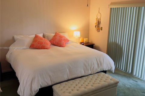 Condo in Sunrise, Florida, 2 bedrooms  № 1812318 - photo 8