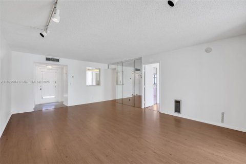 Copropriété à vendre à Margate, Floride: 2 chambres, 92.9 m2 № 1818638 - photo 5