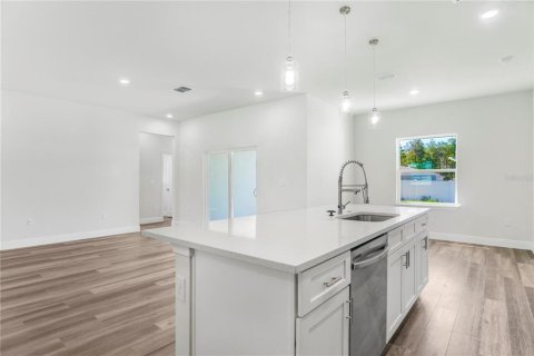 House in Ocala, Florida 4 bedrooms, 181.35 sq.m. № 2211168 - photo 9