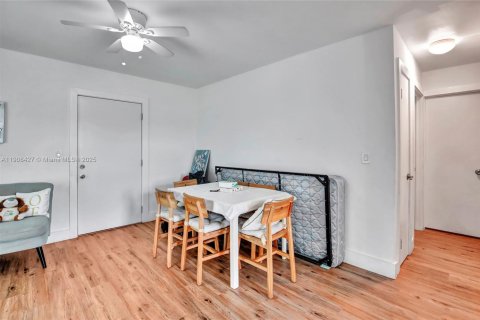 Снять в аренду квартиру в Майами, Флорида 2 спальни, 79.9м2, № 1966738 - фото 5