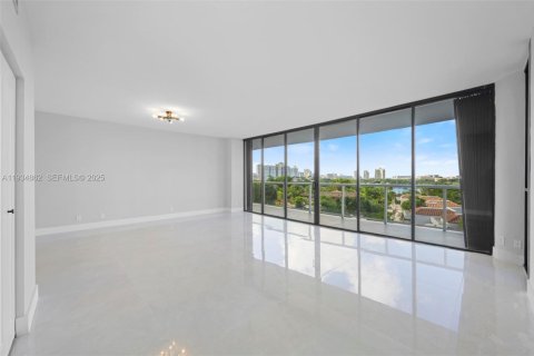 Condo in Aventura, Florida, 3 bedrooms № 2079712