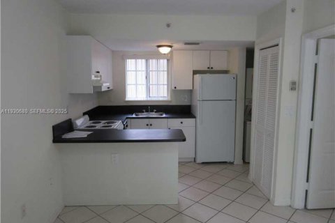 Appartement à louer à Miami, Floride: 1 chambre, 46.45 m2 № 1989688 - photo 4