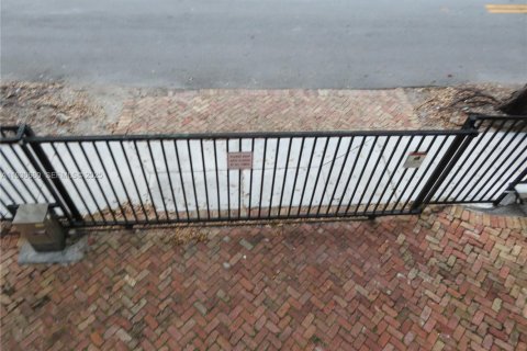 Appartement à louer à Miami, Floride: 1 chambre, 46.45 m2 № 1989688 - photo 17