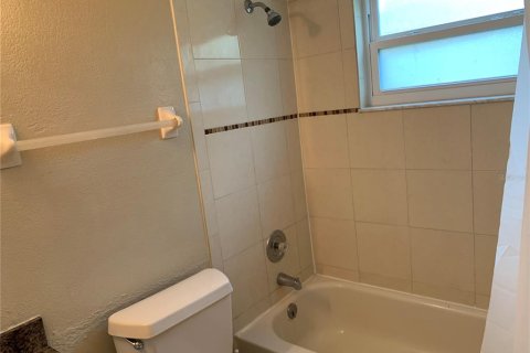 Condominio en alquiler en Orlando, Florida, 2 dormitorios, 84.08 m2 № 1810116 - foto 10
