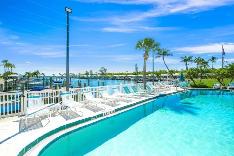Villa ou maison à vendre à Longboat Key, Floride: 2 chambres, 132.57 m2 № 1902375 - photo 17