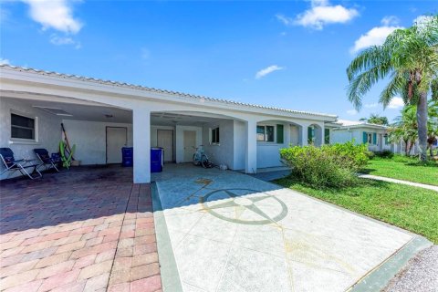 Villa ou maison à vendre à Longboat Key, Floride: 2 chambres, 132.57 m2 № 1902375 - photo 2
