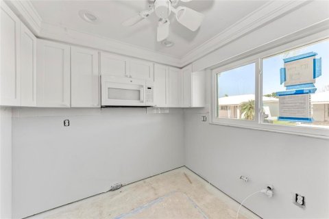 Villa ou maison à vendre à Longboat Key, Floride: 2 chambres, 132.57 m2 № 1902375 - photo 6