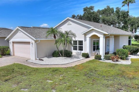 House in Davenport, Florida 2 bedrooms, 143.26 sq.m. № 1909932 - photo 1