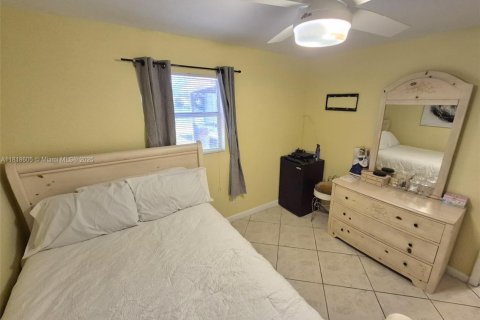 House in Hollywood, Florida 3 bedrooms, 116.59 sq.m. № 1776133 - photo 23