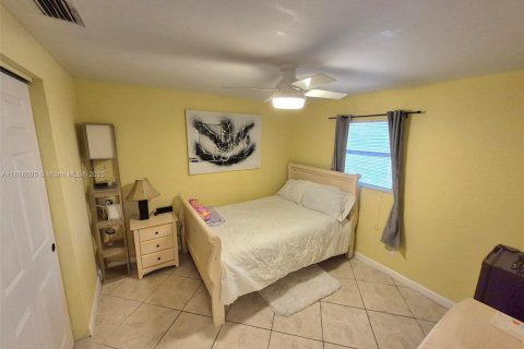 House in Hollywood, Florida 3 bedrooms, 116.59 sq.m. № 1776133 - photo 22