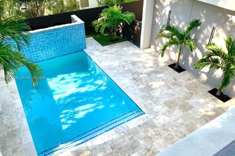 Villa ou maison à vendre à Fort Lauderdale, Floride: 5 chambres, 328.87 m2 № 2011252 - photo 15