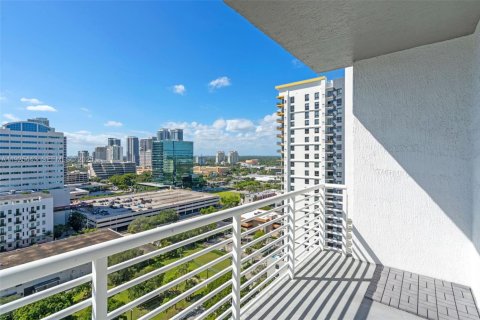 Condominio en venta en Fort Lauderdale, Florida, 2 dormitorios, 99.59 m2 № 2034377 - foto 27