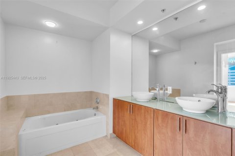 Condominio en venta en Fort Lauderdale, Florida, 2 dormitorios, 99.59 m2 № 2034377 - foto 21