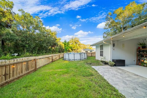 House in Vero Beach, Florida 3 bedrooms, 148.64 sq.m. № 2391972 - photo 10