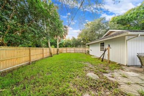 House in Vero Beach, Florida 3 bedrooms, 148.64 sq.m. № 2391972 - photo 24