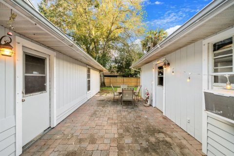 House in Vero Beach, Florida 3 bedrooms, 148.64 sq.m. № 2391972 - photo 11