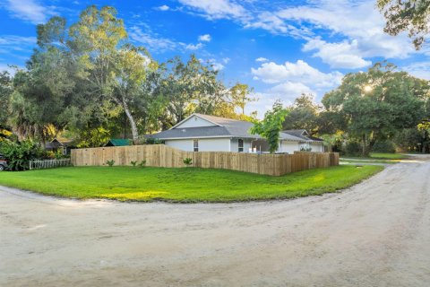 House in Vero Beach, Florida 3 bedrooms, 148.64 sq.m. № 2391972 - photo 7