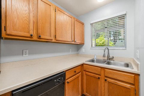 Townhouse in Gainesville, Florida 2 bedrooms, 111.76 sq.m. № 1853702 - photo 8