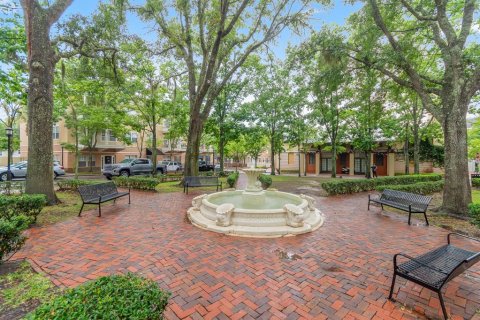 Townhouse in Gainesville, Florida 2 bedrooms, 111.76 sq.m. № 1853702 - photo 25