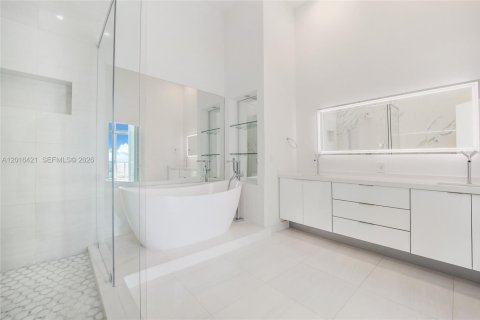 Снять в аренду кондоминиум в Майами, Флорида 3 спальни, 173.73м2, № 2247445 - фото 9