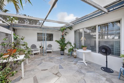 Casa en venta en Plantation, Florida, 4 dormitorios, 234.11 m2 № 1986827 - foto 4