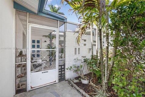 Casa en venta en Plantation, Florida, 4 dormitorios, 234.11 m2 № 1986827 - foto 3