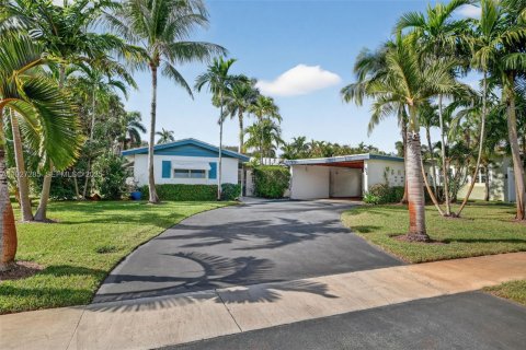 Casa en venta en Plantation, Florida, 4 dormitorios, 234.11 m2 № 1986827 - foto 2