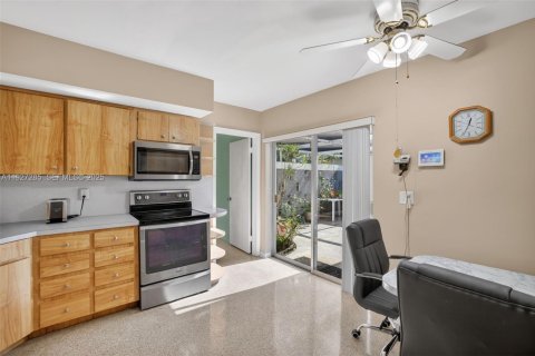 Casa en venta en Plantation, Florida, 4 dormitorios, 234.11 m2 № 1986827 - foto 18