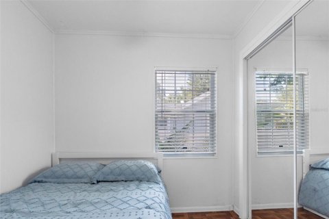 House in Saint Petersburg, Florida 3 bedrooms, 82.5 sq.m. № 2362659 - photo 7