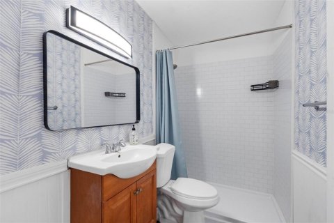 House in Saint Petersburg, Florida 3 bedrooms, 82.5 sq.m. № 2362659 - photo 10