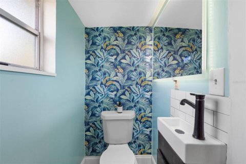 House in Saint Petersburg, Florida 3 bedrooms, 82.5 sq.m. № 2362659 - photo 27