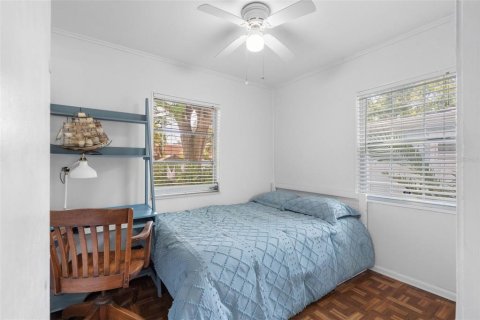 House in Saint Petersburg, Florida 3 bedrooms, 82.5 sq.m. № 2362659 - photo 6