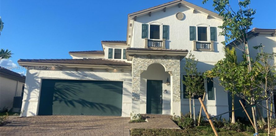 Villa ou maison à Miami, Floride 3 chambres, 291.62 m2 № 1929309