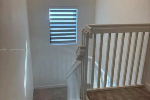 Villa ou maison à louer à Miami, Floride: 3 chambres, 291.62 m2 № 1929309 - photo 8