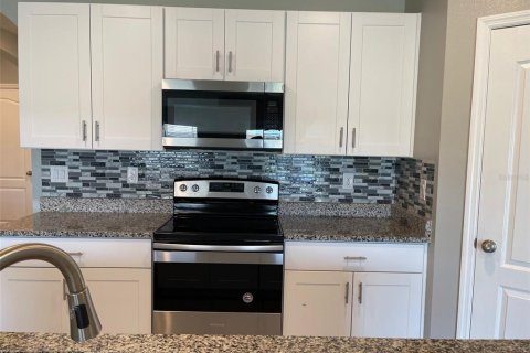 House in Kissimmee, Florida 4 bedrooms, 170.01 sq.m. № 1857683 - photo 7